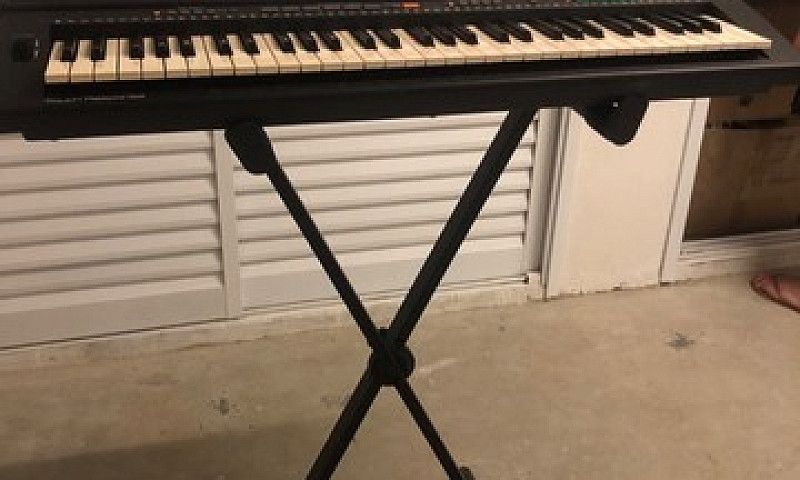 Teclado Yamaha...