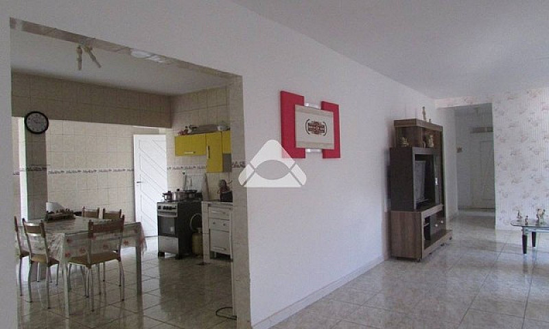 Casa Com 3 Quartos E...