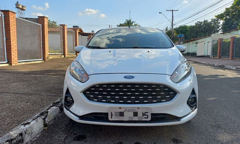 Ford Fiesta Se 1.6...