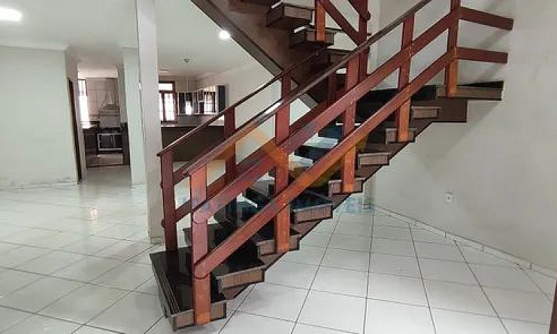 Casa De 3 Quartos No...