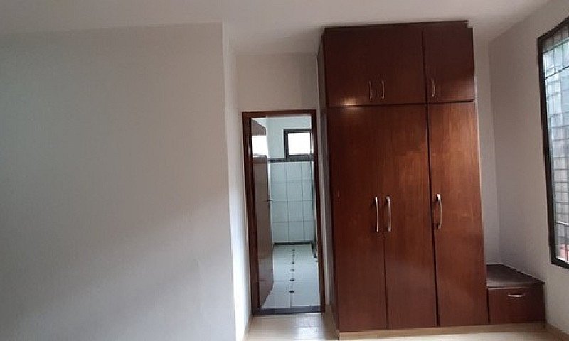 Alugo Casa De 3 Quar...