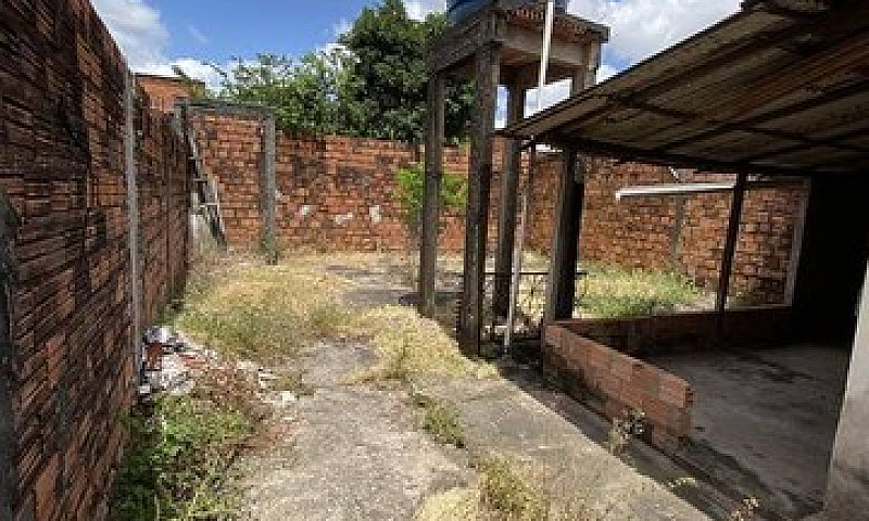 Casa Com 2 Quartos À...