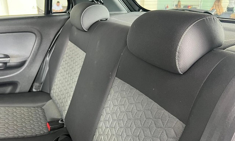 Volkswagen Gol 1.0 8...