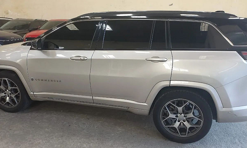 Jeep Commander Overl...