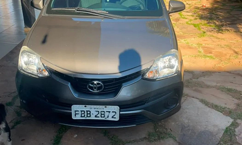 Toyota Etios X 1.3 F...