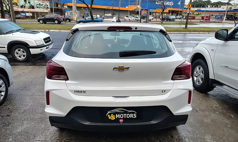 Chevrolet Onix Hatch...