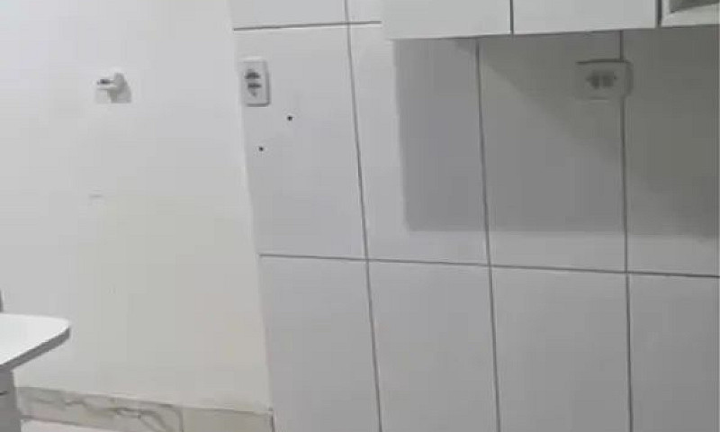 Kitnet No Primeiro A...