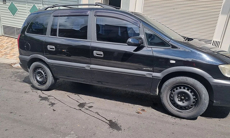 Chevrolet Zafira Com...