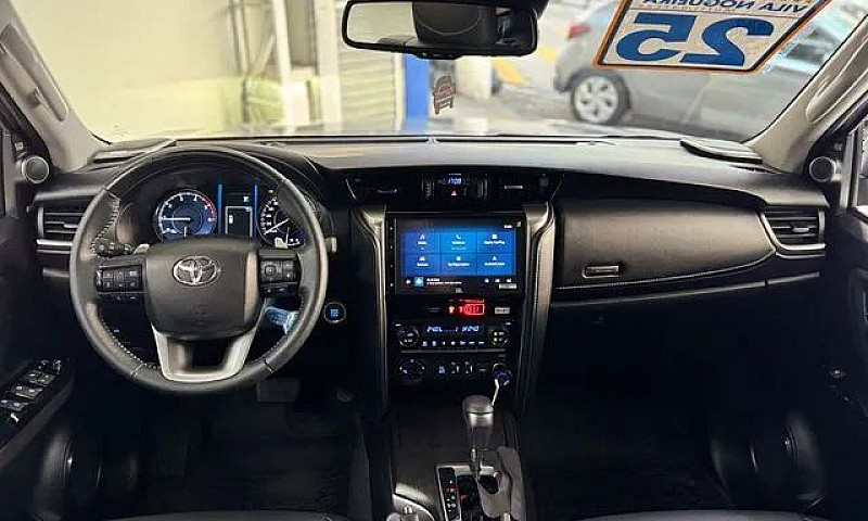 Toyota Hilux Sw4 Srx...