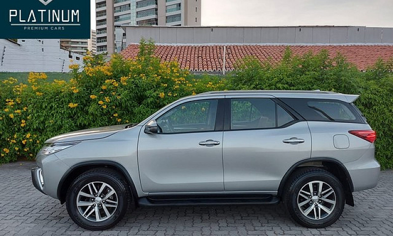 Hilux Sw4 Srv Flex 7...