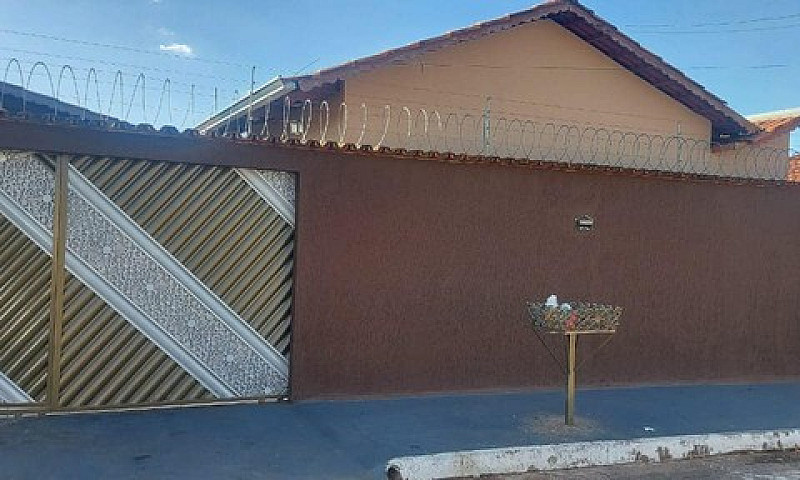 Casa 2/4  Com Suite ...