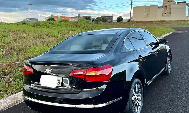 Kia Motors Cadenza E...