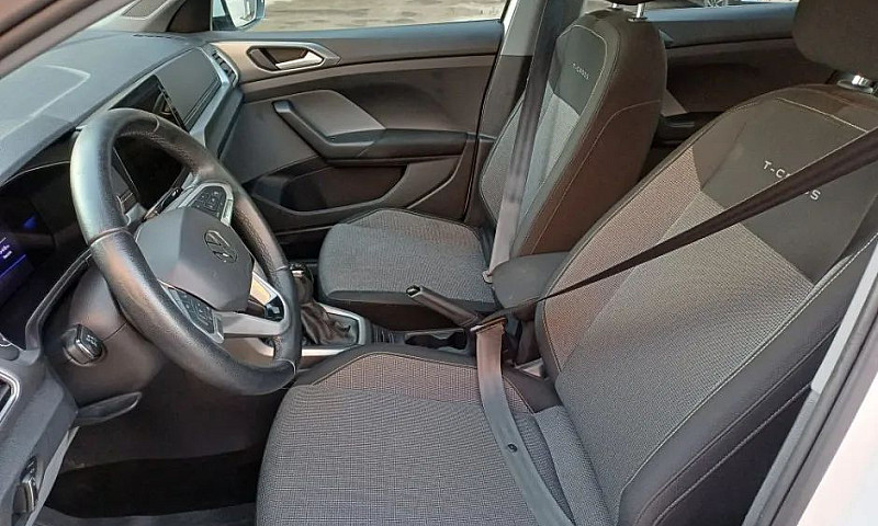 Volkswagen T-Cross 1...
