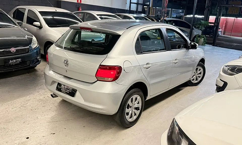 Volkswagen Gol 1.0 8...