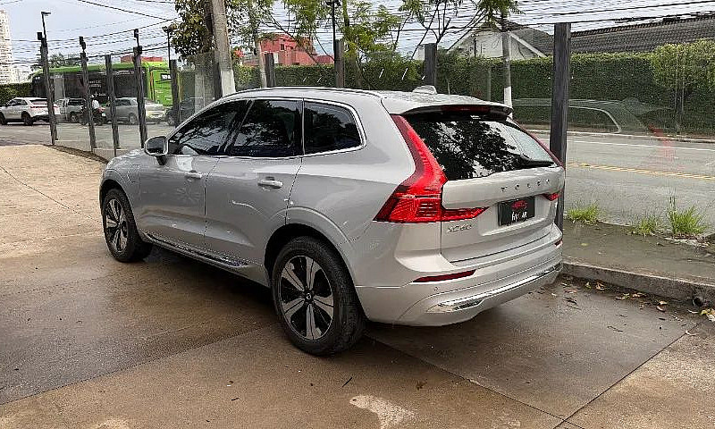 Volvo Xc-60 T-8 Plus...