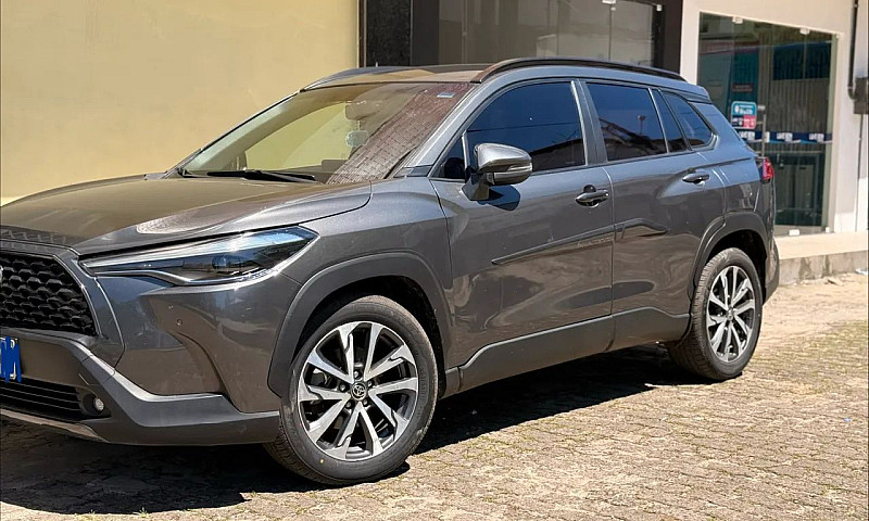 Toyota Corolla Cross...