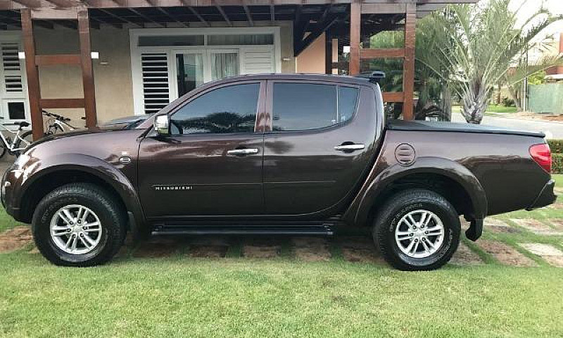 Mitsubishi L200...