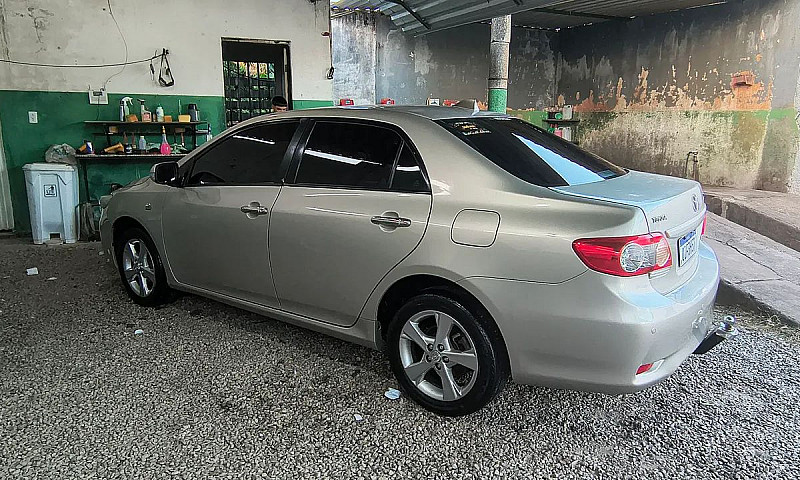 Toyota Corolla Xei 2...