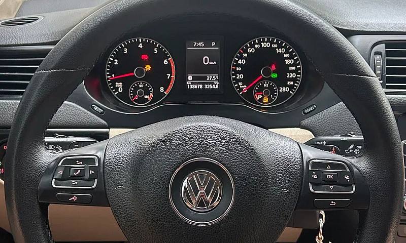 Volkswagen Jetta Com...