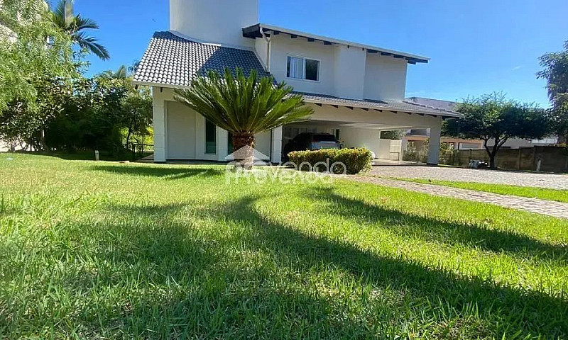 Sobrado Condomínio D...