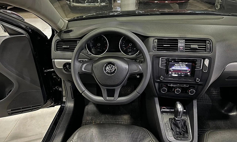 Volkswagen Jetta Tre...
