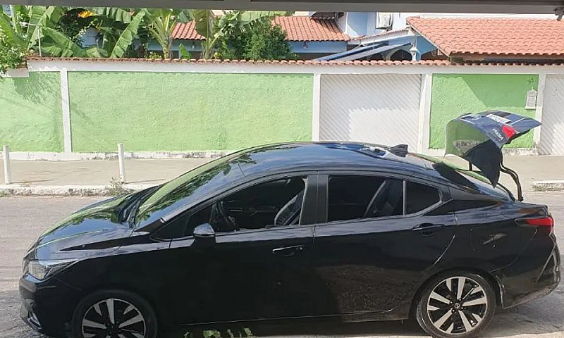 Nissan Versa Exclusi...