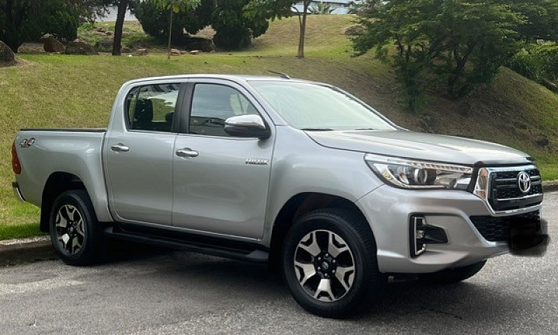 Toyota Hilux Srx 4X4...