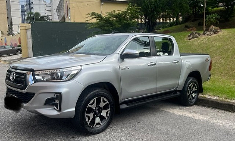 Toyota Hilux Srx 4X4...