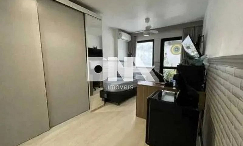 Apartamento-À Venda-...