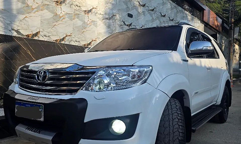 Toyota Hilux Sw4 ...