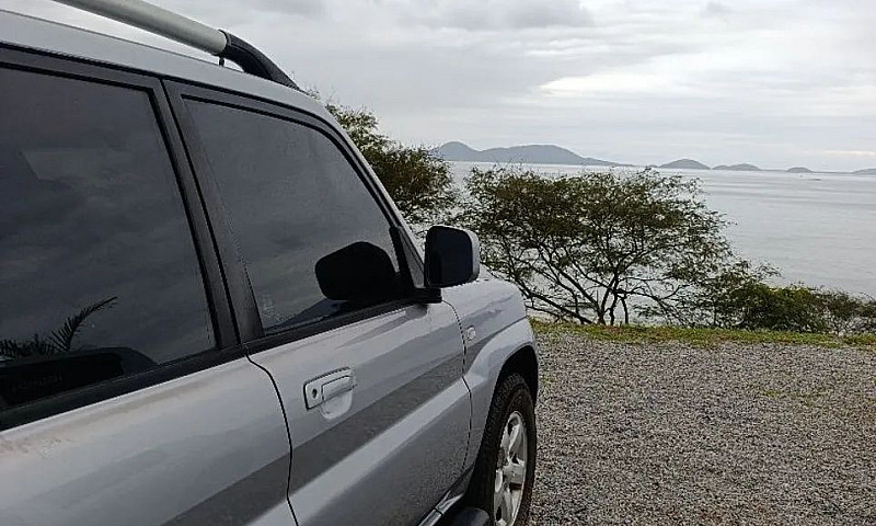 Mitsubishi Pajero Tr...
