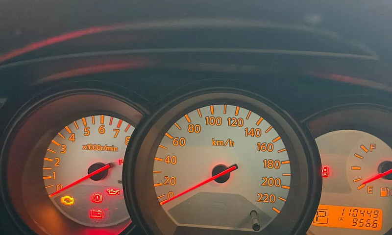 Nissan Livina S 1.8 ...