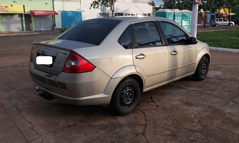 Fiesta Sedan 1.0 8V ...