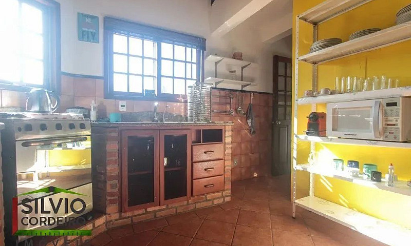 Casa Com Acesso Excl...