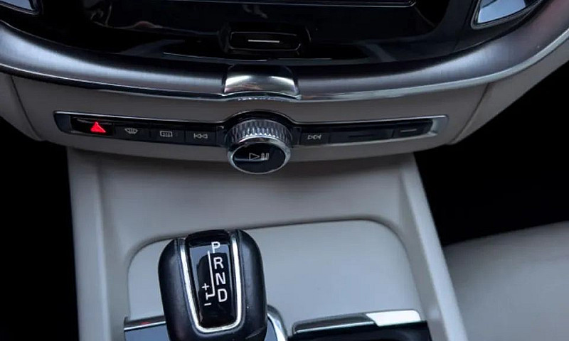 Volvo Xc60 D5 Moment...
