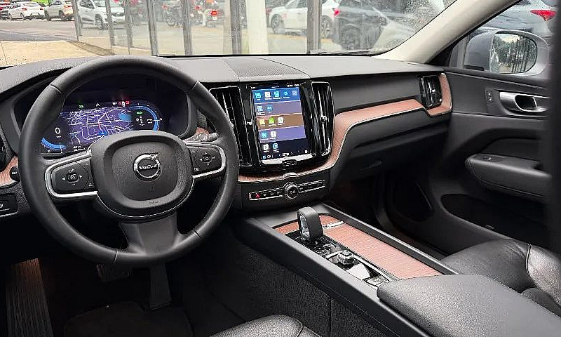 Volvo Xc-60 T-8 Plus...