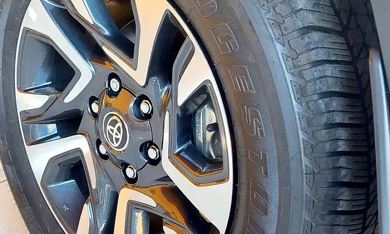 Toyota Hilux Sw4 Srx...