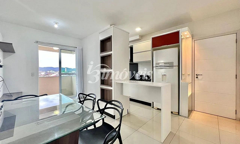 Apartamento Semimobi...