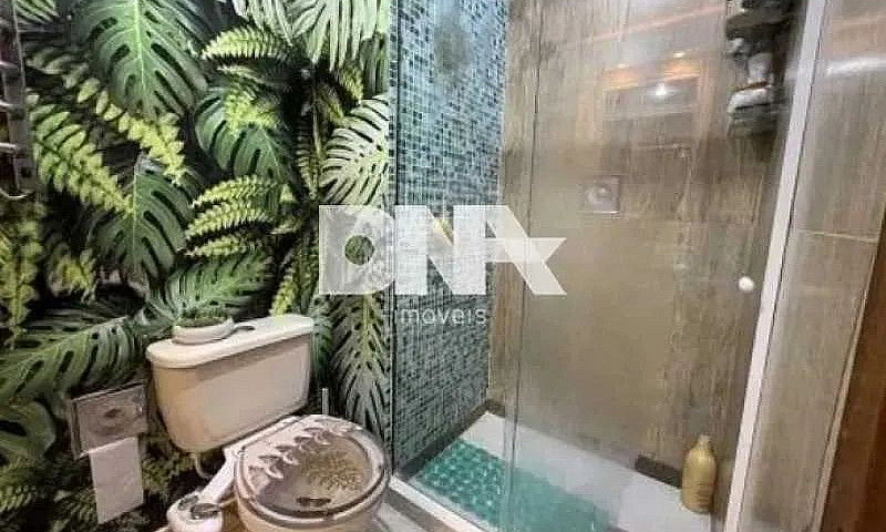 Apartamento-À Venda-...