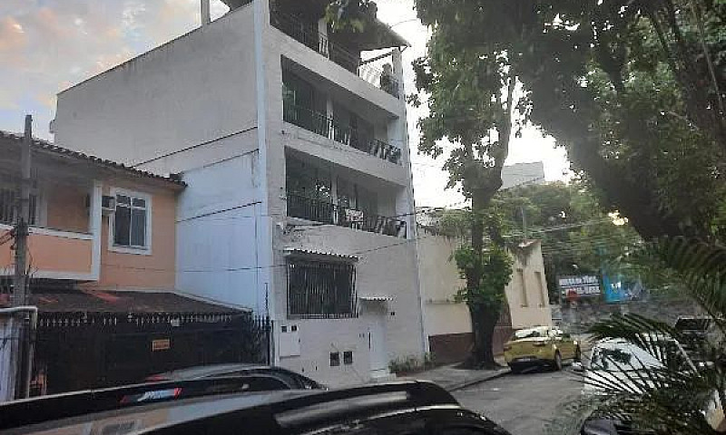 Casa De Leilão Em Vi...