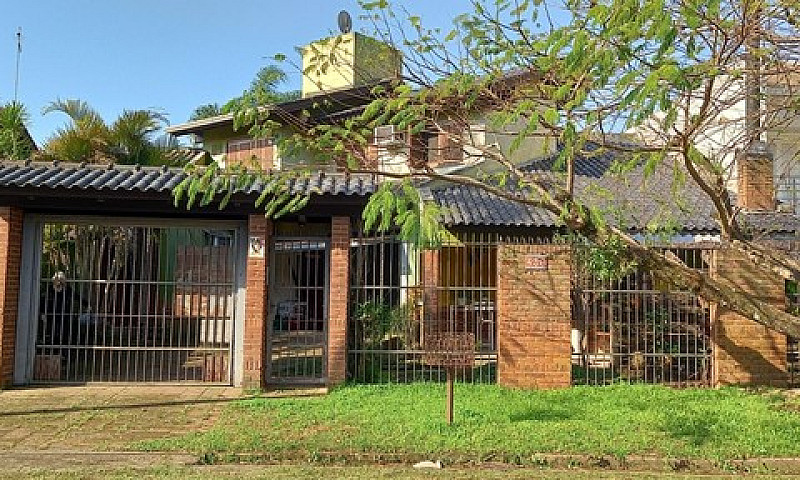 Casa Com 3 Dormitóri...