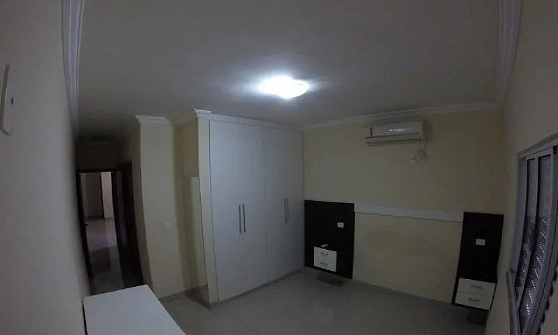 Casa Com Piscina Dir...