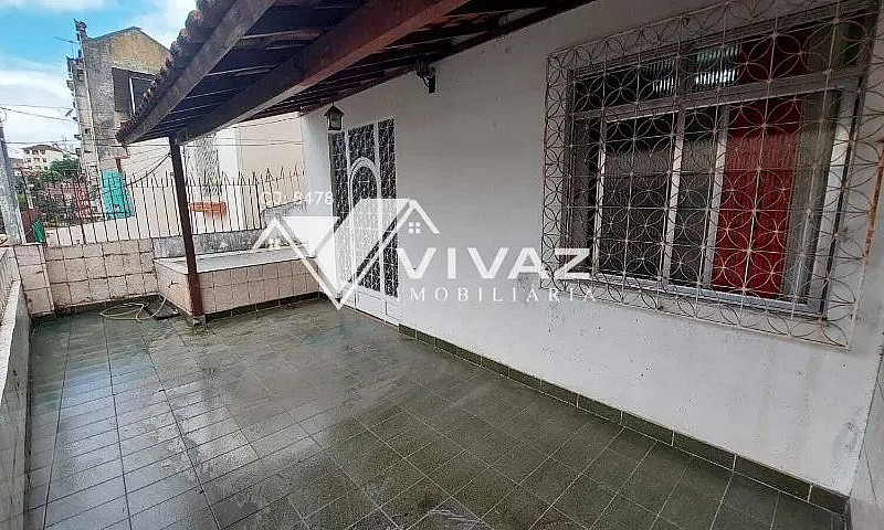 Excelente Casa Tripl...