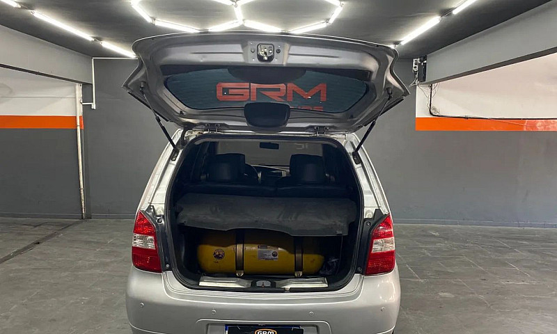 Nissan Livina Sl 1.8...