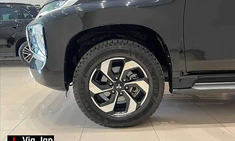Mitsubishi Pajero Sp...