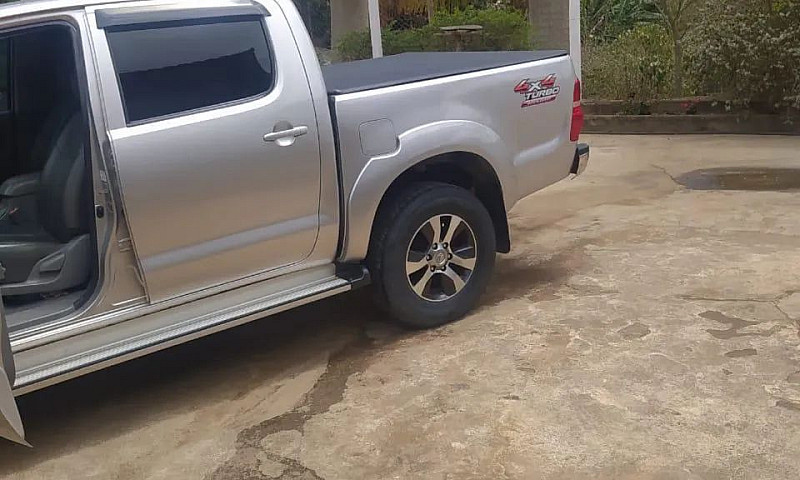 Toyota Hilux Cd Sr D...