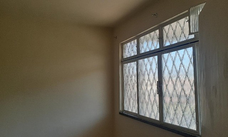 Casa Com 2 Quartos E...