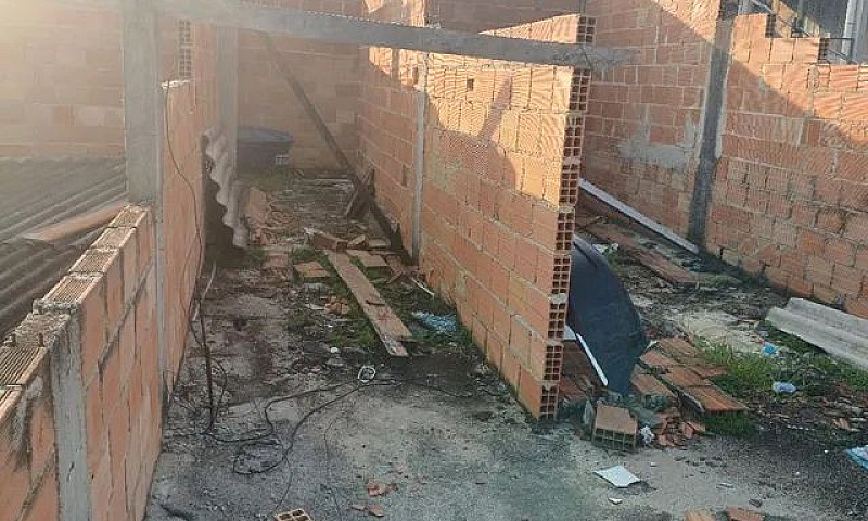 Vendo Uma Casa Em Ca...
