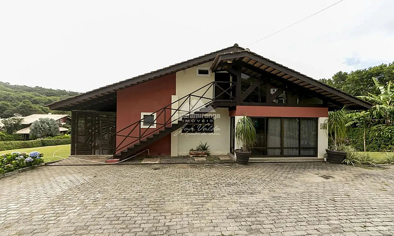 Casa Dentro De Condo...