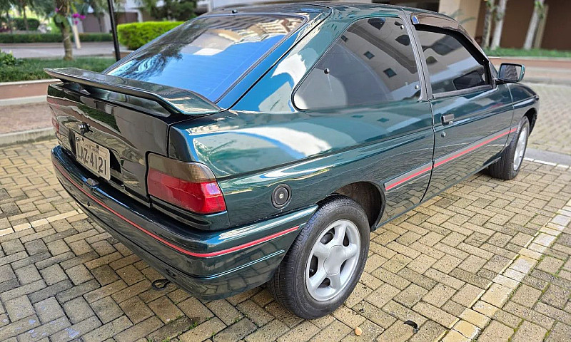 Ford Escort Racer 2....
